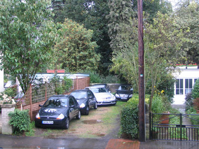 Adam Knowlson's land opposite 8 York Road, RTW - between the gardens of 10 York Road and 9 York Road - occupied by TW Flats / TW Lettings
