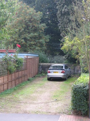 TW-flats / TW-lettings (Adam Pooley) stay overnight on the plot opposite 8 York Road, Tunbridge Wells
