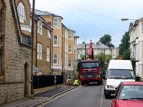 Unloading of Building Material in York Road is NOT approved - 9 August 2004