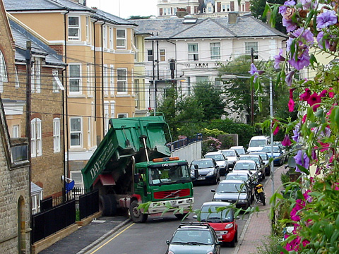 Unloading of Building Material in York Road is NOT approved - 11 August 2004
