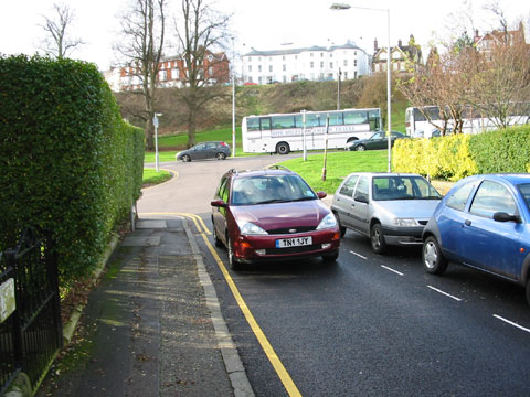the narrow entrance into York Road