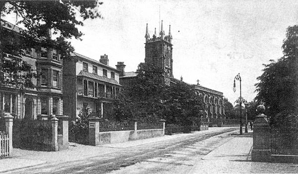 Dorset Place, Dorset House and Norfolk Hotel next to Trinity Church at the beginning of the 20th century